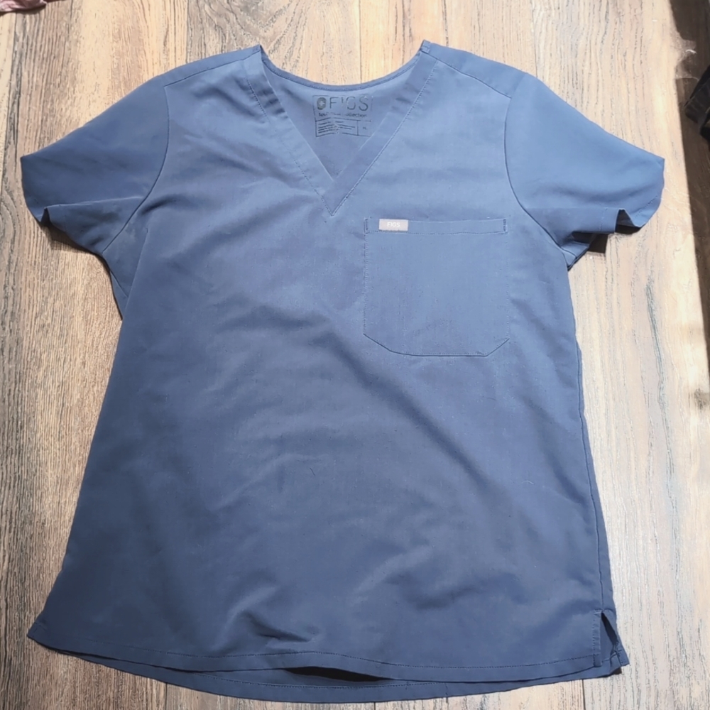 Figs Catarina One Pocket Scrub Top Big Sky Medium